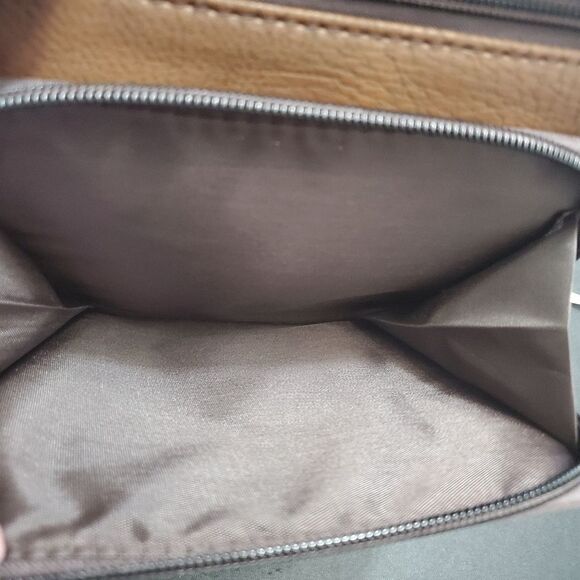 **Last Chance!! Final Sale** Weixier brown messenger bag - Picture 7 of 8